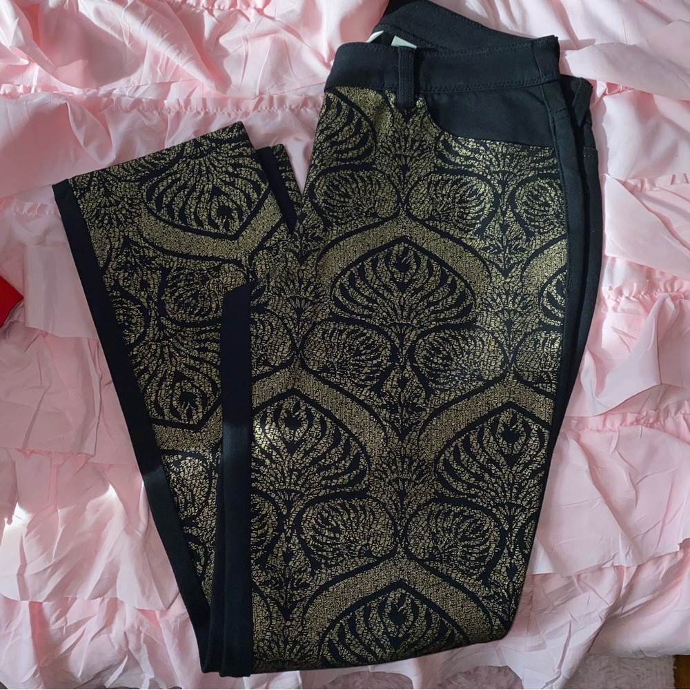 Chicos Gold & Black Detail Ankle Pants